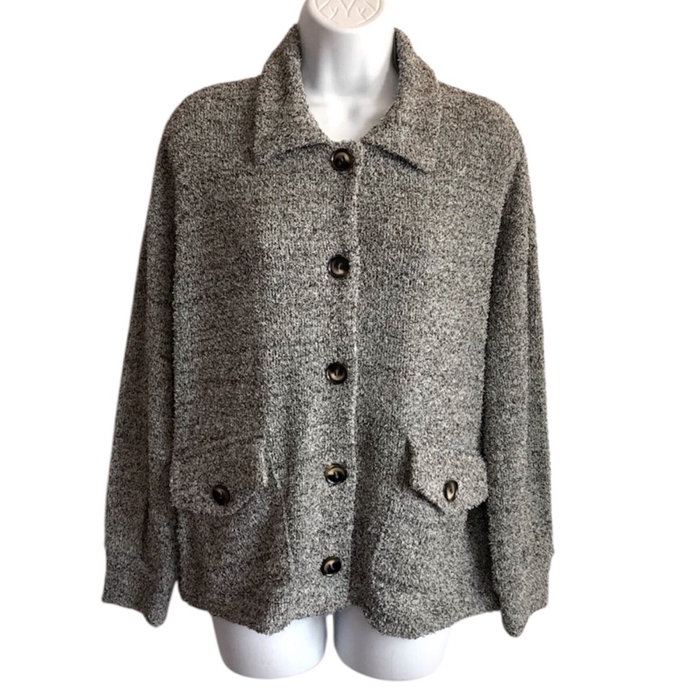 Chenault Women’s S Gray Fuzzy Eyelash Button Up Jacket Shacket with pockets NWT